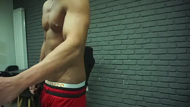 muscledesire online show from February 2, 5:06 am