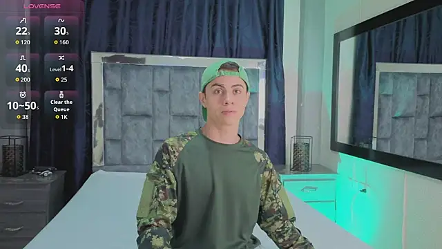 LeoMonnroe online show from April 20, 7:05 pm