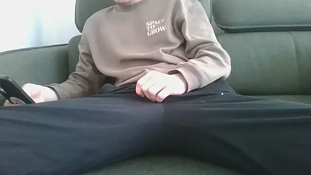 YoungCardq online show from January 11, 11:25 am