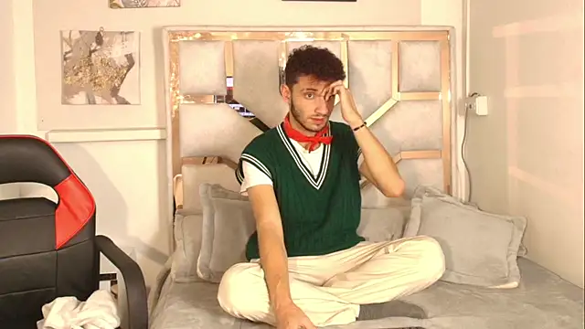 Curlystartt online show from January 19, 12:51 pm