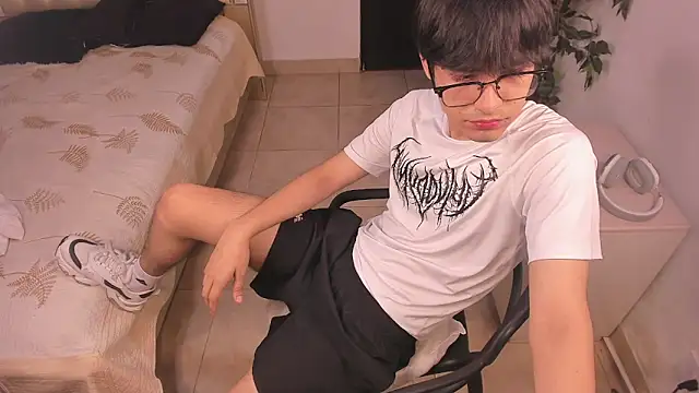 IamJuanJoc online show from April 29, 4:39 am