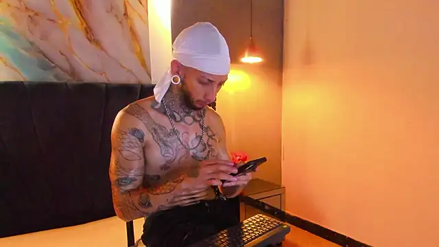 axel valtier online show from January 17, 4:59 am