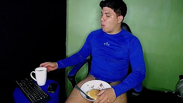 Uriel Ray online show from February 2, 11:24 pm