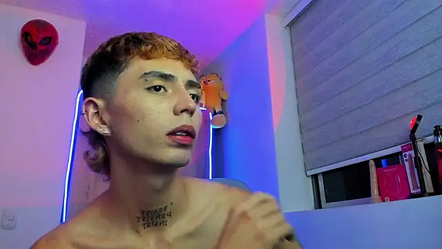 Maiky Cooper01 online show from January 18, 5:42 am