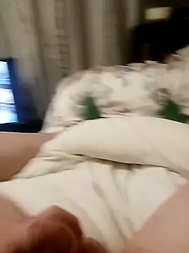 Hertsguy1984 online show from February 5, 11:56 pm