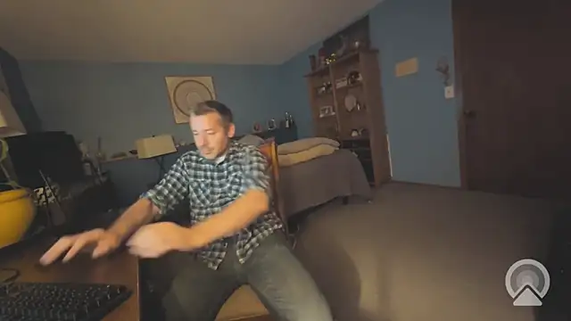 chrisw8140 online show from April 21, 4:40 am