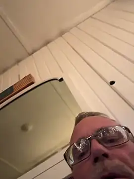 daddybod0588 online show from February 1, 10:41 pm