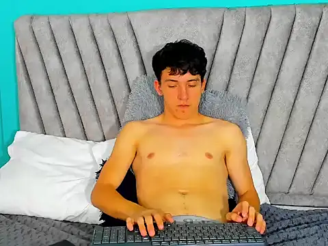 SamBoycash  online show from February 3, 8:25 pm