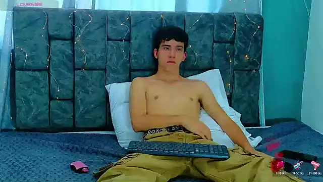 SamBoycash  online show from January 31, 7:45 pm