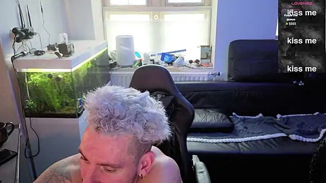 Rayzel White online show from February 8, 2:54 pm