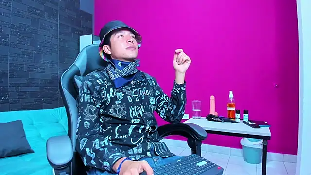 hansel yesid28 online show from February 4, 12:11 pm