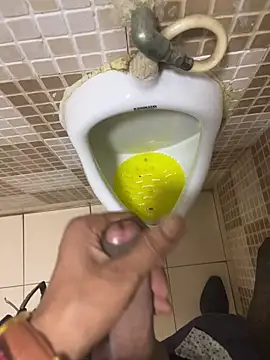 mumbaiboyformeet online show from February 3, 8:30 am