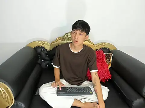 jisus catt online show from February 4, 11:55 pm