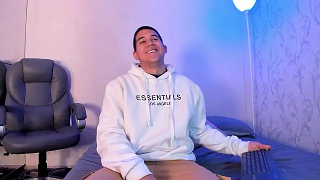 Tadeo vega  online show from February 2, 3:27 am