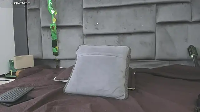 Liam Grant online show from March 14, 8:05 pm