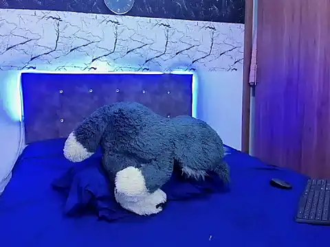 DLC76 online show from February 3, 4:45 pm