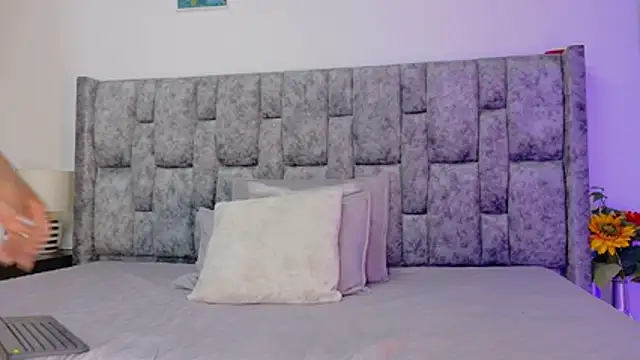 samirths boy  online show from April 22, 7:07 pm