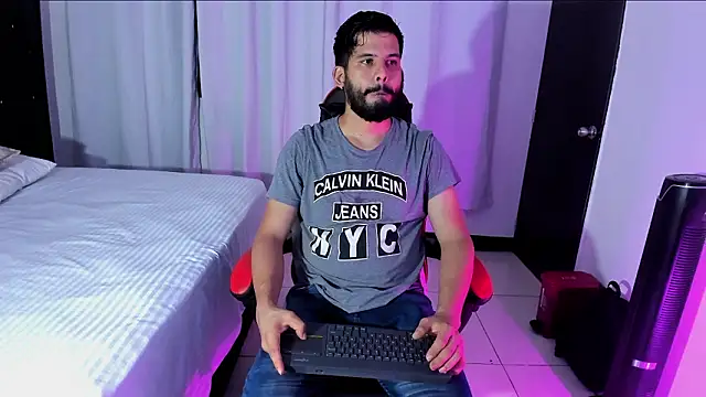 LucasBeaumont online show from February 1, 5:28 am