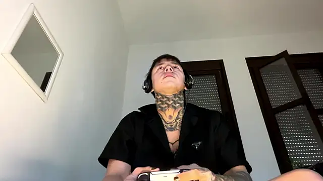 COLOMBIAN20CM online show from March 8, 1:26 pm