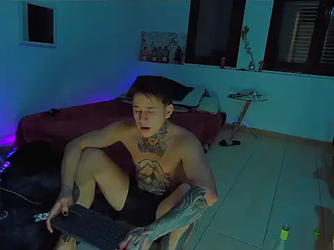 COLOMBIAN20CM online show from March 19, 4:43 pm