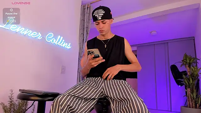 LennerCollins  online show from April 11, 5:14 am