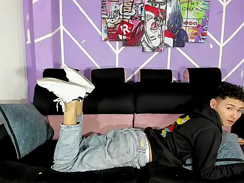 Milanhot2006 online show from February 16, 12:19 am