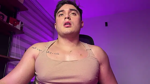 Robyn Rocki online show from February 3, 1:36 am