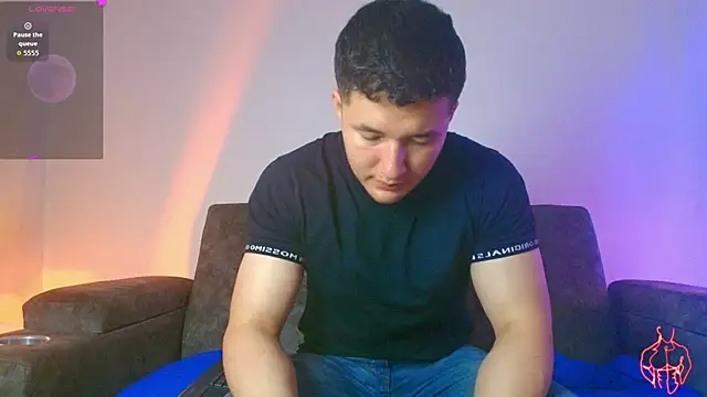 Alexander Connor online show from May 4, 12:18 pm
