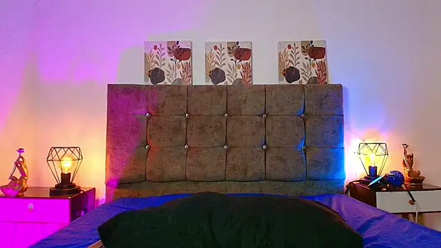 Alexander Connor online show from April 29, 5:30 pm