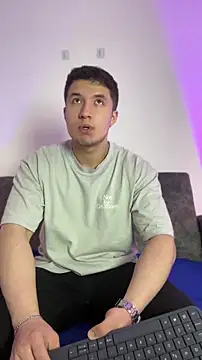 Alexander Connor online show from April 27, 12:02 pm