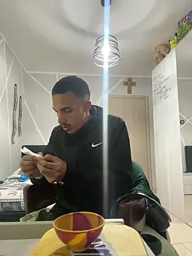 piccolo2002 online show from April 16, 5:35 pm