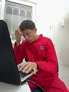 santiObrero online show from May 7, 8:31 pm