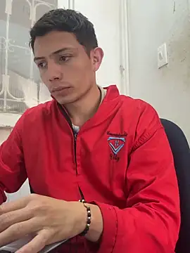 santiObrero online show from April 28, 3:28 pm