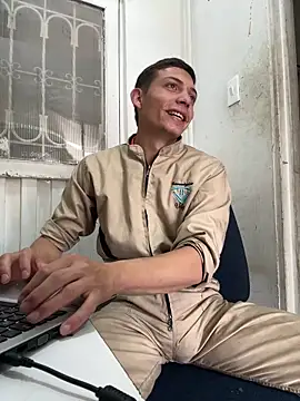 santiObrero online show from April 25, 4:59 pm