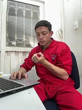 santiObrero online show from April 27, 8:25 pm