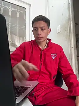 santiObrero online show from May 4, 3:25 pm