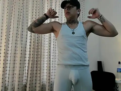 cami-coral1 online show from February 3, 8:03 pm