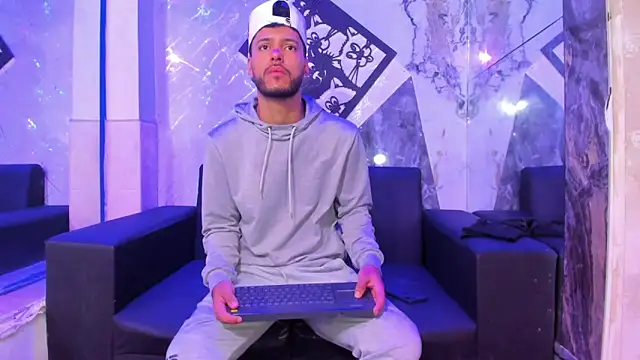 Angel Villareal online show from March 31, 11:56 am