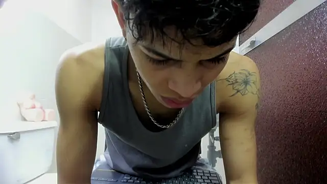 Dogan Renzo0 online show from March 23, 8:48 pm