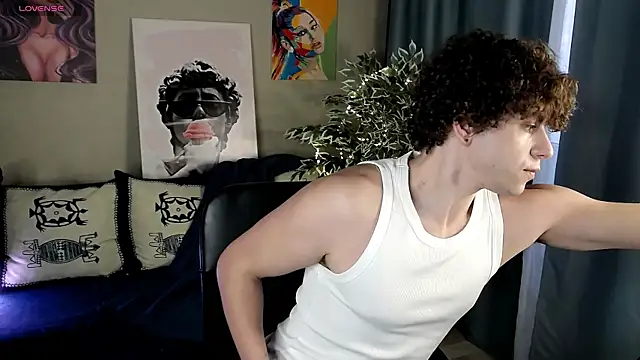 TylerGibson online show from April 22, 3:35 am