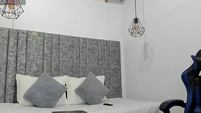 Calvin Hunter online show from March 6, 12:18 am