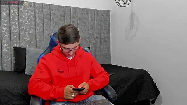 Calvin Hunter online show from April 26, 1:58 am