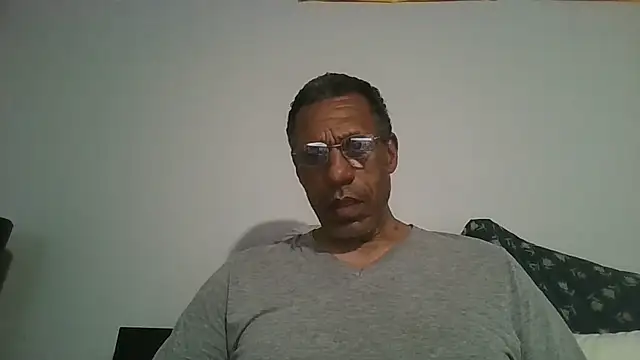 swimmer2496 online show from May 2, 5:54 am