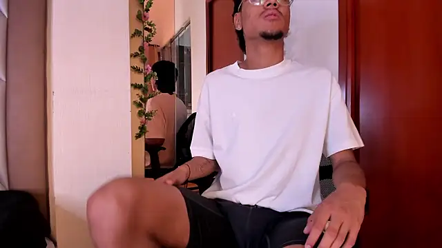 alexandro castillo online show from February 4, 12:55 pm