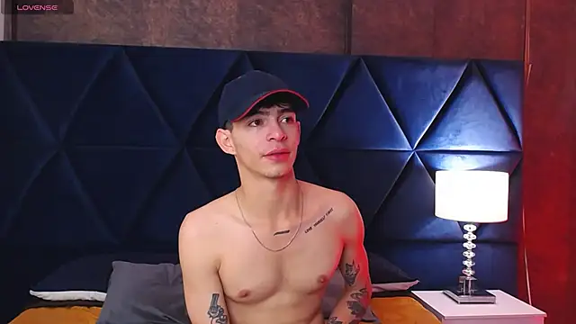 Logan Woods online show from March 7, 11:08 am