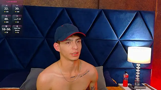 Logan Woods online show from March 14, 5:36 am