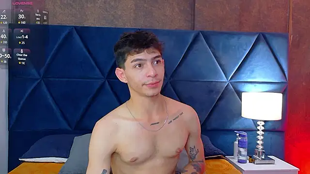 Logan Woods online show from March 8, 11:09 pm