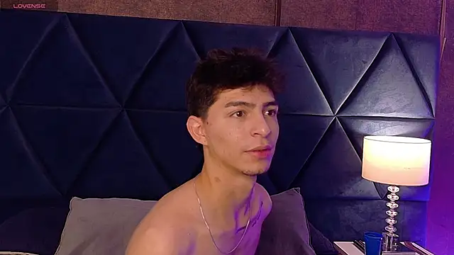 Logan Woods online show from March 17, 4:09 pm