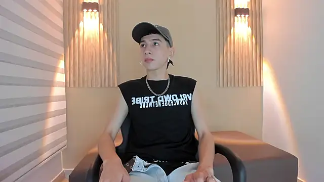 lian cameron online show from February 2, 3:49 am