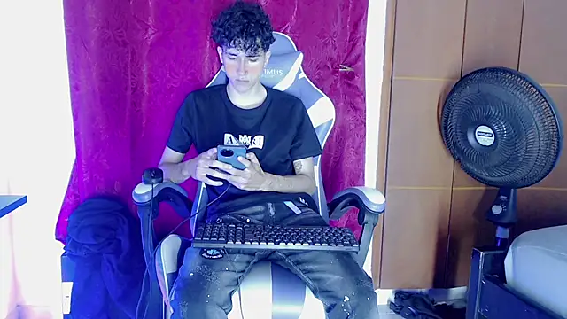 Johnny cagee  online show from February 16, 11:25 pm